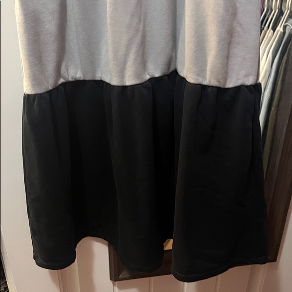 Nike Tri-Tone Sleeveless Dress - Picture 5 of 6